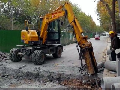 輪式挖掘機破碎工況