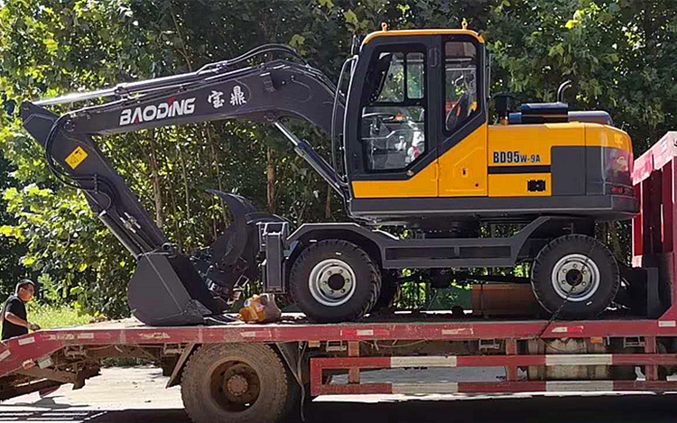 聊城抓木機客戶發(fā)車