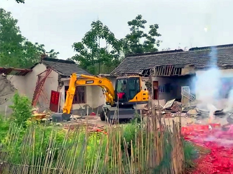 寶鼎輪式挖掘機(jī)銷售交機(jī)